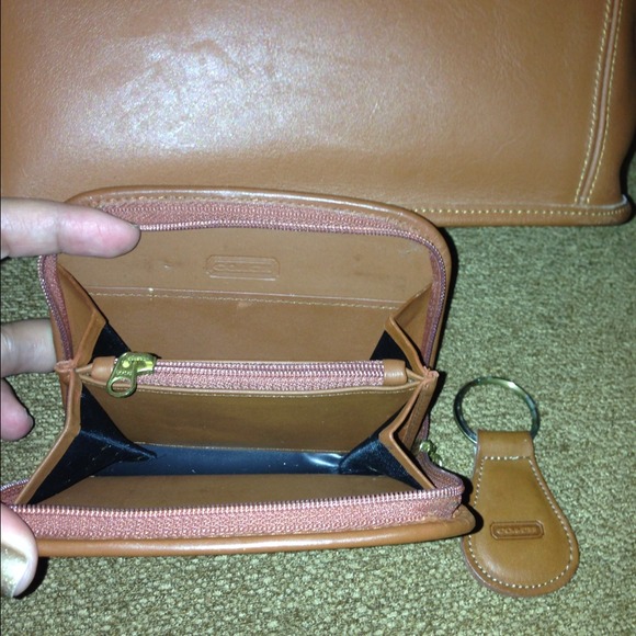 MARKDOWN!!! Coach Handbag - Picture 3 of 3