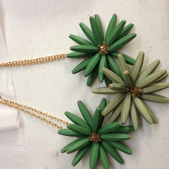 Triple flower statement necklace