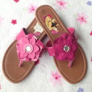 🎊SOLD🎊 👧 Girl Hot Pink HSM Sharpay Sandals 🌺