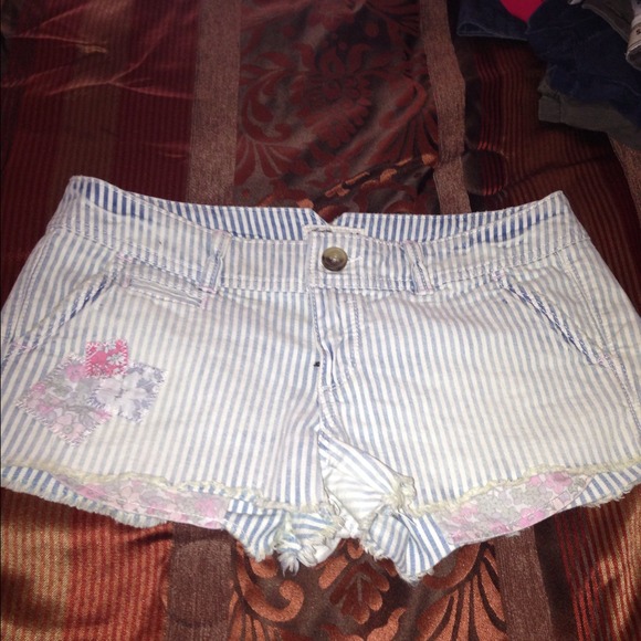 Size 2 AE shorts!