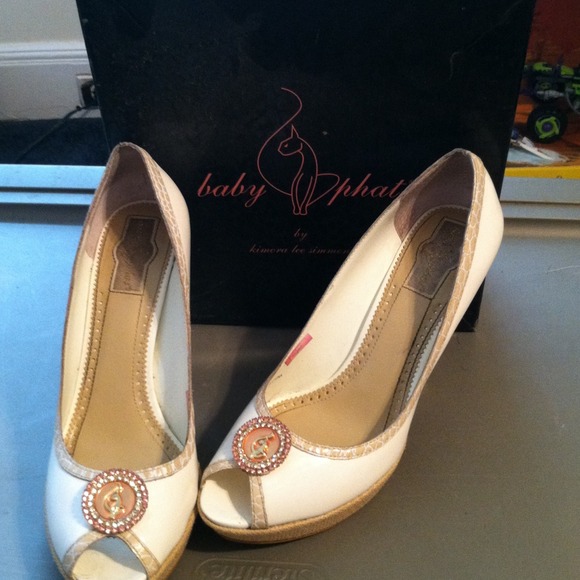 Cream Heels!!!! - Picture 4 of 4