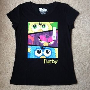 True black graphic tee 👚💜💙💛💚💗