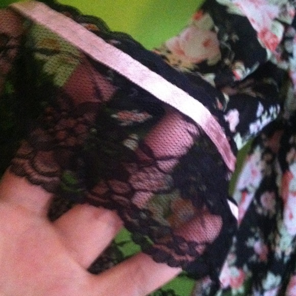Flower top - Picture 2 of 2