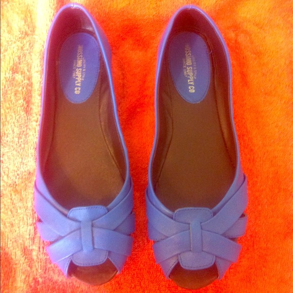Blue open toe flats