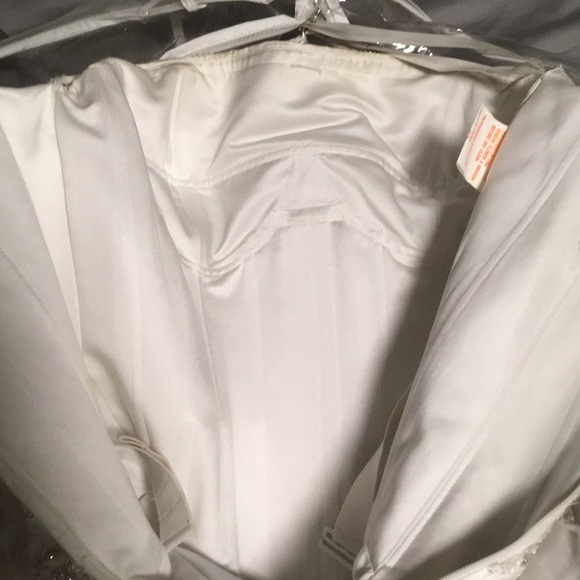 Signature Designs Wedding Gown REDUCED in price!!! - Picture 5 of 5