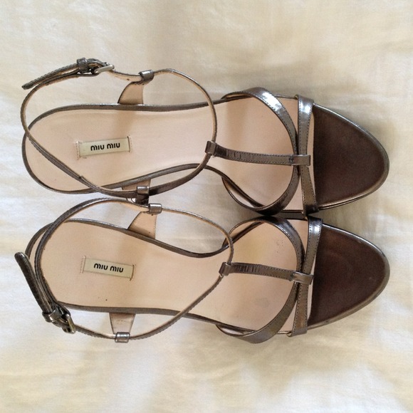 SOLD Stunning 100% authentic Miu Miu sandles! - Picture 3 of 4