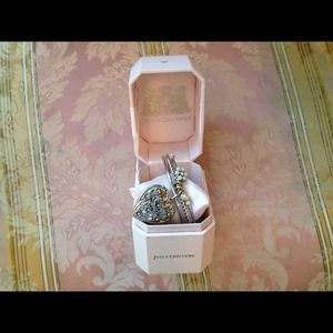 Juicy Couture Bangle set