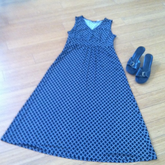 🚫Sold in bundle🚫Black and white summer dress