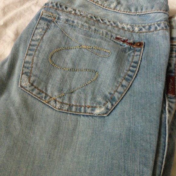 🚫Sold🚫Silver Jeans - women's - "twisted"