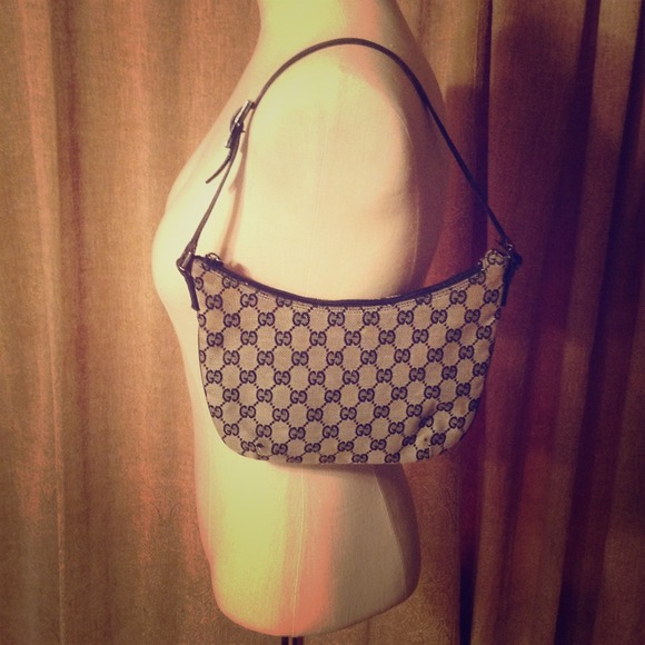 Gucci Handbags - Small Gucci handbag (s)