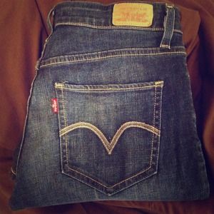 Levi's mid-rise skinny jeans 👖✨