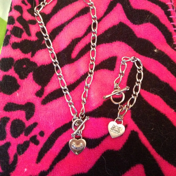 Matching juicy couture necklace & bracelet set.