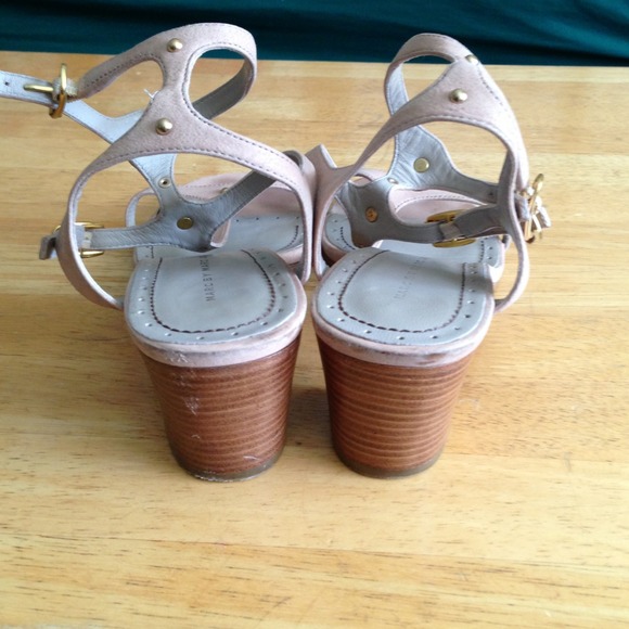 Marc Jacobs beige sandals 2 inch heels  size 37 - Picture 4 of 4