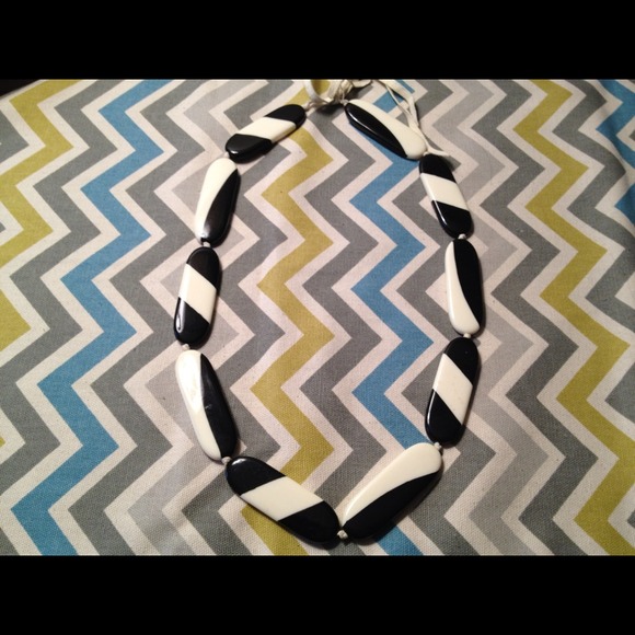 Black and white necklace