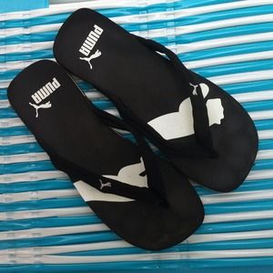 Puma Black Flip Flops, size 9