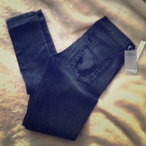 ✂REDUCED✂Skinny James Jeans sz 25