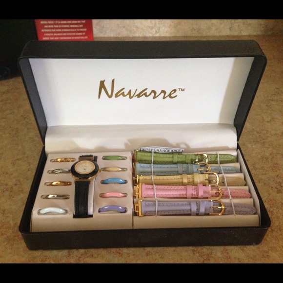 Watch with multiple looks NWOT