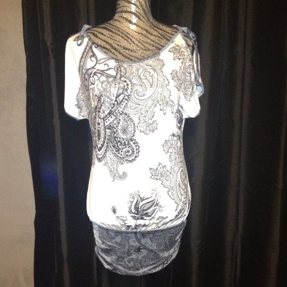 🚫🚫SOLD🚫🚫Diva bling long Top