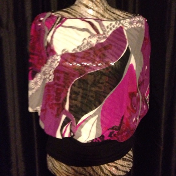 🚫🚫SOLD🚫🚫Rampage sheer top