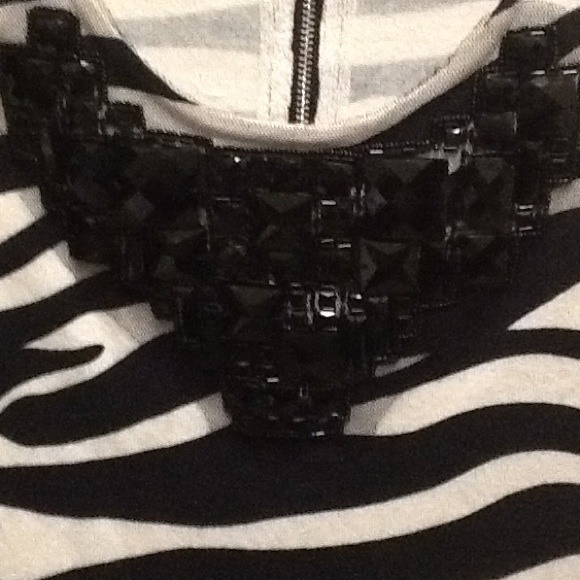 Top - Picture 2 of 3