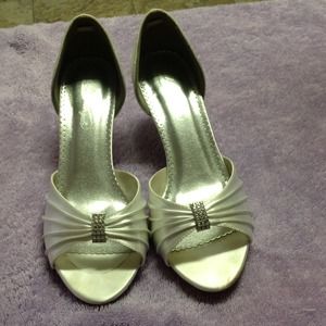 🌷🌷Beautiful Michael Angelo Bride Shoes🌷🌷