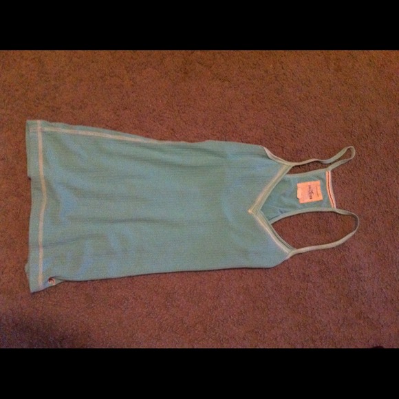 hollister tank