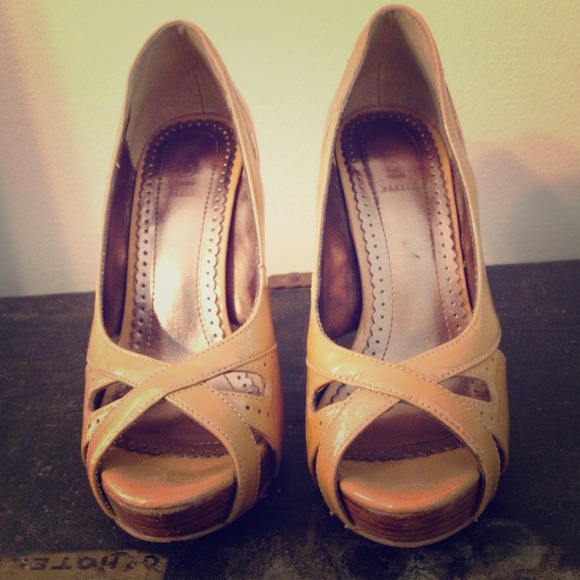 Taupe 5 in heels