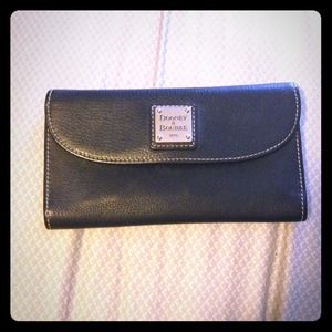 Dooney & Bourke wallet