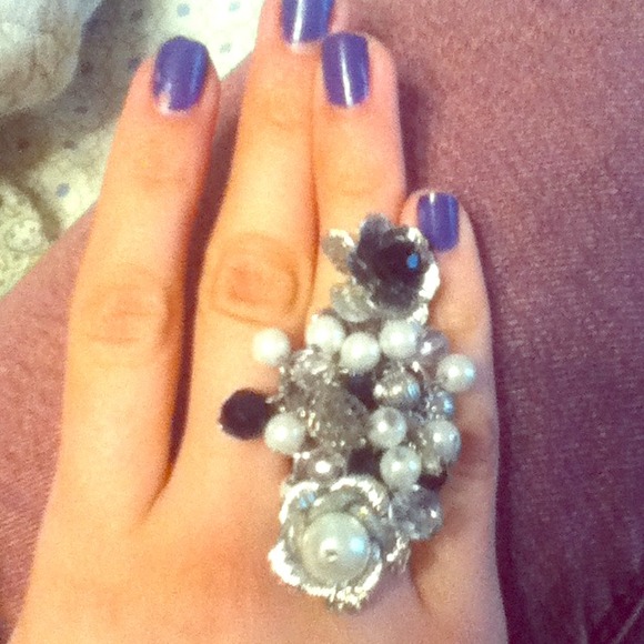 💜💜SOLD💜💜H&M Statement Ring - Picture 1 of 3