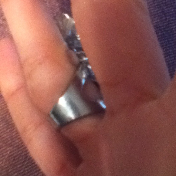 💜💜SOLD💜💜H&M Statement Ring - Picture 3 of 3