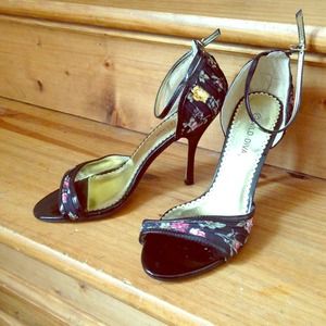Floral print heels