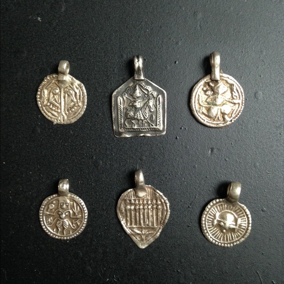 Antique Hindu Yoga charm necklaces. - Picture 3 of 4