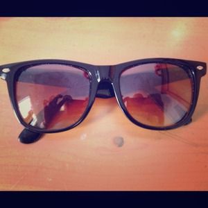 ✋SOLD✋ Cute sunglasses