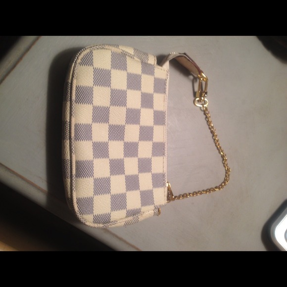 *******SOLD******Wristlet