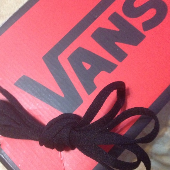 NIB REDUCED again Vans neon orange and black sz 5 - Picture 4 of 4