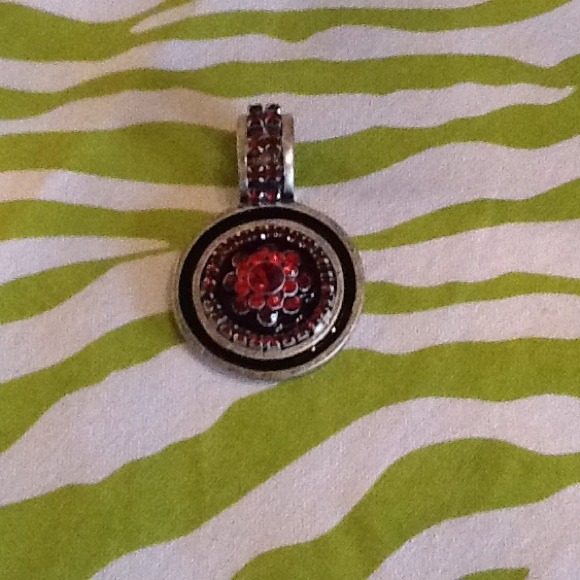 Chicos pendant