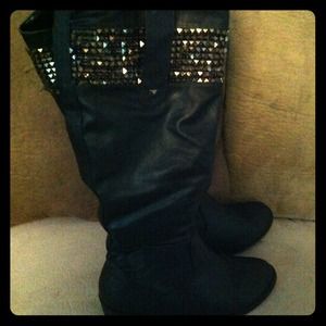 Super Cute Studded black boots