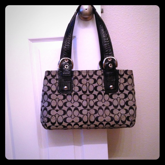 Authentic Coach Handbag 🌹final reduction 🌹