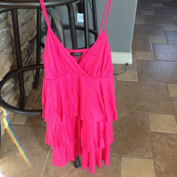 🚫Traded! Pink frilly tank