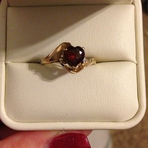 14k garnet and diamond ring