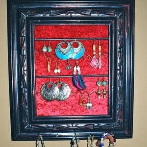 Jewelry frame organizer