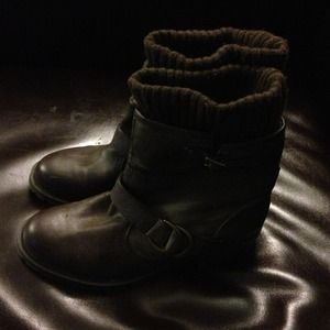 Guess boots.