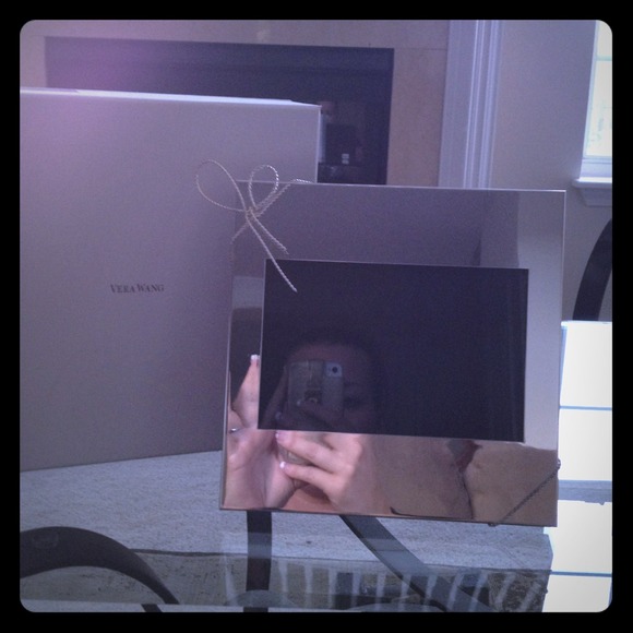 ✂PRICE CUT✂Vera Wang Love Knots Picture Frame