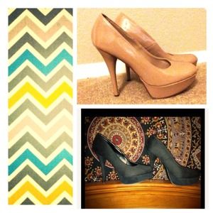 Bundle! Black and nude pumps