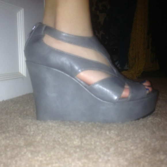 Grey Wedges - Picture 2 of 4