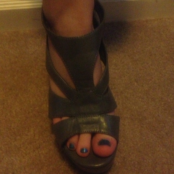 Grey Wedges - Picture 3 of 4