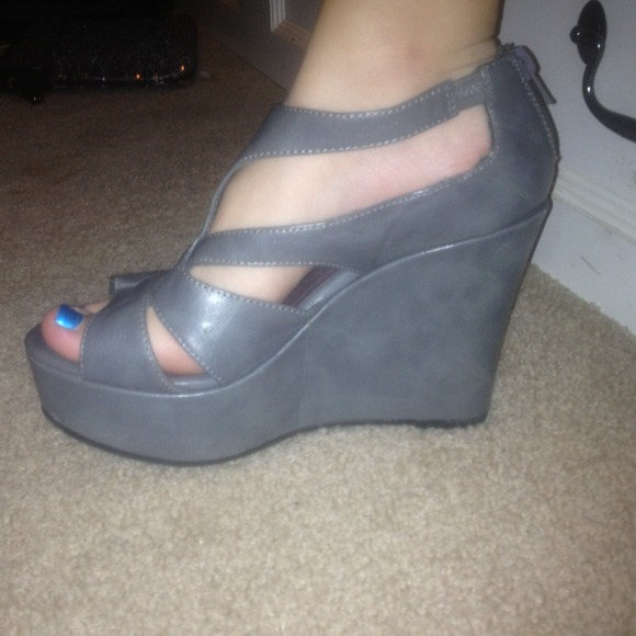 Grey Wedges - Picture 4 of 4