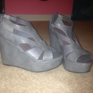 Grey Wedges