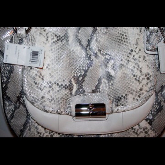 SOLD🐎COACH🐎 KRISTIN EMBOSSED PYTHON HOBO 19325 - Picture 3 of 4