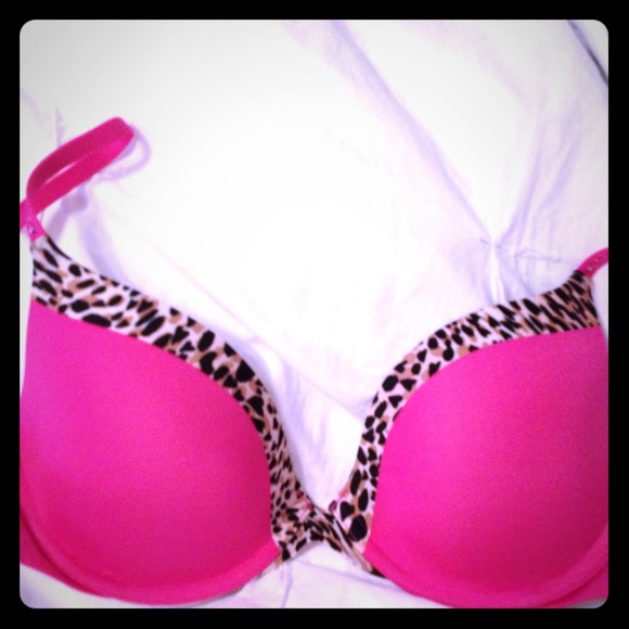 SOLDVictoria's Secret bio fit Demi uplift bra! 36B